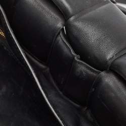 Pre Owned Bottega Veneta Black Leather Classic Cassette Padded Shoulder Bag