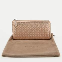مملوكة مسبقًا Bottega Veneta Metallic Intrecciato Leather Zip Around Wallet