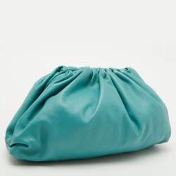 مملوكة مسبقًا حقيبة كلتش بوتيغا فينيتا تين جلد تركواز أزرق