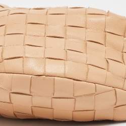 مملوكة مسبقًا Bottega Veneta Beige Intrecciato Leather Mini Jodie Hobo