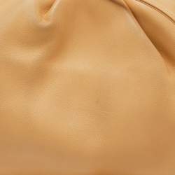 مملوكة مسبقًا Bottega Veneta Beige Leather Mini Pouch Clutch