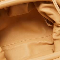 مملوكة مسبقًا Bottega Veneta Beige Leather Mini Pouch Clutch