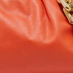 مملوكة مسبقًا Bottega Veneta Orange Leather The Chain Pouch Bag