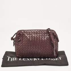 مملوكة مسبقًا حقيبة كروس بوتيغا فينيتا نوديني جلد إنترشياتو أحمر داكن