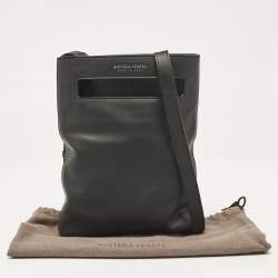 Pre Owned Bottega Veneta Black Leather Slot Messenger Bag