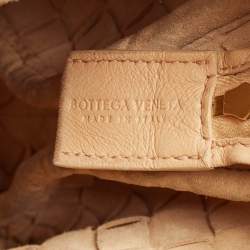 مملوكة مسبقًا Bottega Veneta Beige Intrecciato Leather Small Loop Camera Bag
