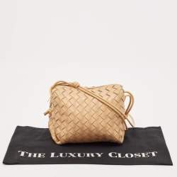 مملوكة مسبقًا Bottega Veneta Beige Intrecciato Leather Small Loop Camera Bag