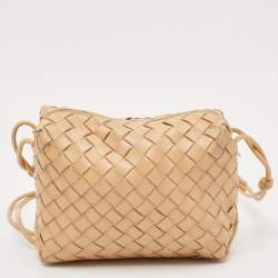 مملوكة مسبقًا Bottega Veneta Beige Intrecciato Leather Small Loop Camera Bag