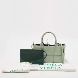 Pre Owned Bottega Veneta Light Green Intrecciato Leather Mini Arco Tote