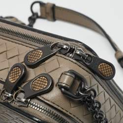 مملوكة مسبقًا حقيبة كروس بودي بوتيغا فينيتا جلد أنترشياتو بيج بسحاب مزدوج للكاميرا