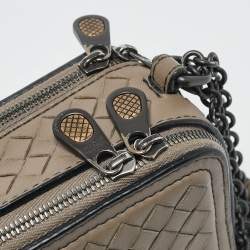 مملوكة مسبقًا حقيبة كروس بودي بوتيغا فينيتا جلد أنترشياتو بيج بسحاب مزدوج للكاميرا