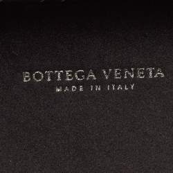 مملوكة مسبقًا Bottega Veneta Black Intrecciato Satin and Ayers Stretch Knot Clutch