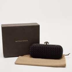 مملوكة مسبقًا Bottega Veneta Black Intrecciato Satin and Ayers Stretch Knot Clutch