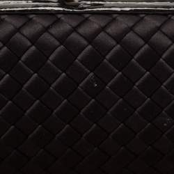 مملوكة مسبقًا Bottega Veneta Black Intrecciato Satin and Ayers Stretch Knot Clutch