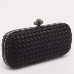مملوكة مسبقًا Bottega Veneta Black Intrecciato Satin and Ayers Stretch Knot Clutch