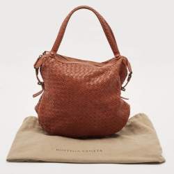 مملوكة مسبقًا Bottega Veneta Rust Brown Intrecciato Leather Belly 76 Hobo