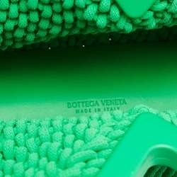 Pre Owned Bottega Veneta Green Crochet and Rubber The Point Shoulder Bag