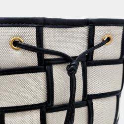 Pre Owned حقيبة دلو بوتيغا فينيتا كاسيت قماش بيج/أسود