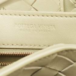 مملوكة مسبقًا حقيبة يد بوتيغا فينيتا أنديامو جلد إنتريتشياتو أخضر زيتوني صغيرة