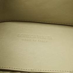 مملوكة مسبقًا حقيبة يد بوتيغا فينيتا أنديامو جلد إنتريتشياتو أخضر زيتوني صغيرة