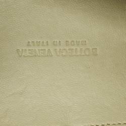 مملوكة مسبقًا حقيبة يد بوتيغا فينيتا أنديامو جلد إنتريتشياتو أخضر زيتوني صغيرة