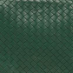 مملوكة مسبقًا حقيبة كروس بوتيغا فينيتا إنتريشياتو جلد رفراف أخضر