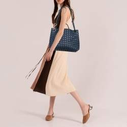 Pre Owned Bottega Veneta Two Tone Blue Intrecciato Leather and Denim Medium Andiamo Bag