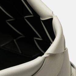 Pre Owned Bottega Veneta White Small Lambskin Intrecciato Cabat Tote