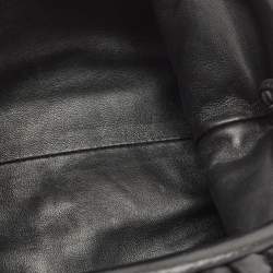 مملوكة مسبقًا حقيبة كلتش بوتيغا فينيتا جلد إنتريشياتو بيضاء صغيرة