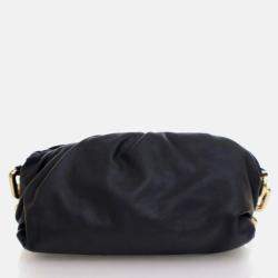 مملوكة مسبقًا حقيبة كتف بوتيغا فينيتا ذا تشاين جلد العجل باللون الأسود