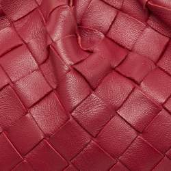 Pre Owned Bottega Veneta Fuchsia Intrecciato Leather Mini The Pouch Bag
