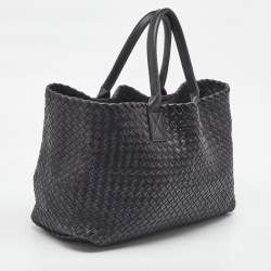 مملوكة مسبقًا حقيبة توت بوتيغا فينيتا كابات متوسطة جلد أسود محبوك