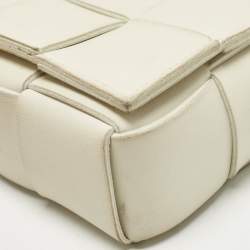Pre Owned Bottega Veneta White Intrecciato Leather Mini Cassette Crossbody Bag