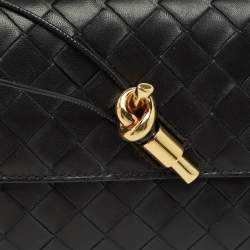 Pre Owned Bottega Veneta Black Intrecciato Leather Medium Andiamo Clutch