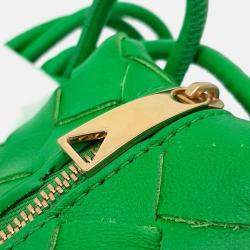 Pre Owned حقيبة كاميرا ميني بوتيغا فينيتا جلد أخضر حلقة