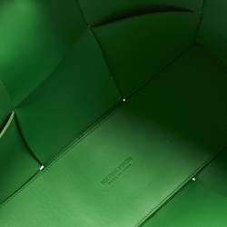 Pre Owned Bottega Veneta Green Intrecciato Leather Medium Arco Tote