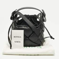 Pre Owned Bottega Veneta Black Intrecciato Helmet Leather Bucket Bag