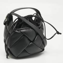 Pre Owned Bottega Veneta Black Intrecciato Helmet Leather Bucket Bag