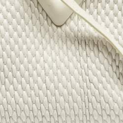 Pre Owned Bottega Veneta White Matelasse Leather Small The Point Triangle Bag