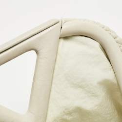 Pre Owned Bottega Veneta White Matelasse Leather Small The Point Triangle Bag