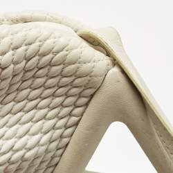 Pre Owned Bottega Veneta White Matelasse Leather Small The Point Triangle Bag