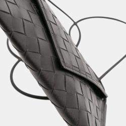 Pre Owned Bottega Veneta Black Calfskin Intrecciato Solstice Phone Pouch