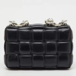 Pre Owned حقيبة كتف بوتيغا فينيتا جلد مبطن أسود بسلسلة كاسيت