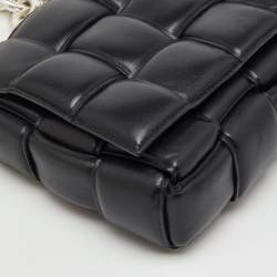 Pre Owned حقيبة كتف بوتيغا فينيتا جلد مبطن أسود بسلسلة كاسيت