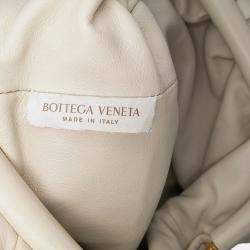 مملوكة مسبقًا Bottega Veneta White Lambskin The Mini Pouch Crossbody