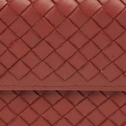 مملوكة مسبقًا محفظة بوتيغا فينيتا قلاب جلد انتريشياتو وردي كونتيننتال