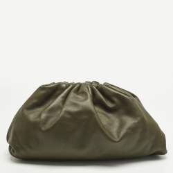 مملوكة مسبقًا حقيبة كلاتش بوتيغا فينيتا ذا باوتش كلاسيكية جلد أزرق فاتح