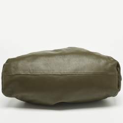 مملوكة مسبقًا حقيبة كلاتش بوتيغا فينيتا ذا باوتش كلاسيكية جلد أزرق فاتح