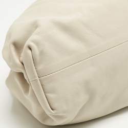 Pre Owned Bottega Veneta Ivory Leather Classic The Pouch Clutch