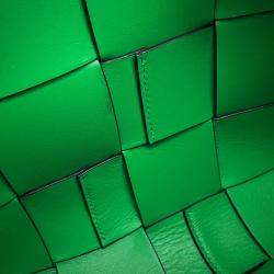 Pre Owned Bottega Veneta Maxi Intrecciato Cassette Black/Green Leather Camera Bag